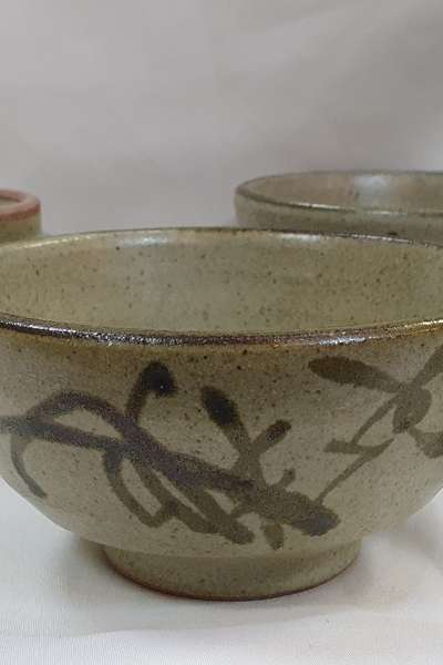 鉄絵蘭文 中サイズ 茶碗 1個