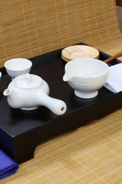 幼稚園·小学低学年用茶道授業教育用茶卓白磁2人茶器セット