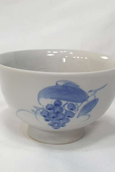 青花白磁ぶどう文 熟悟 美山 金善植 水式力碗 茶道用 撃不 茶碗