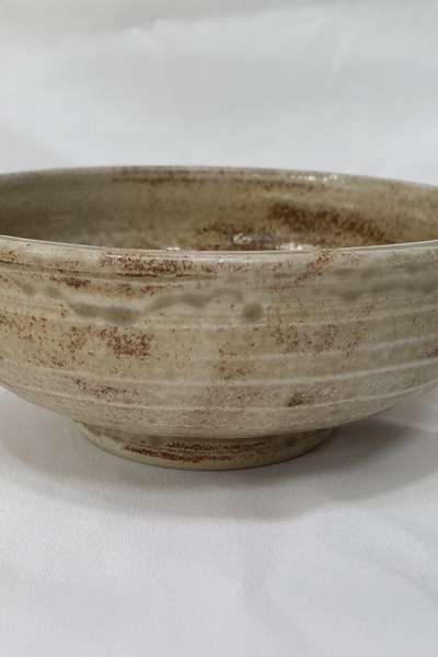 フラット抹茶茶碗 [芳谷 徐東奎 陶芸名匠 作] 薪窯 緑釉 茶碗 – 楡木灰の深い息吹