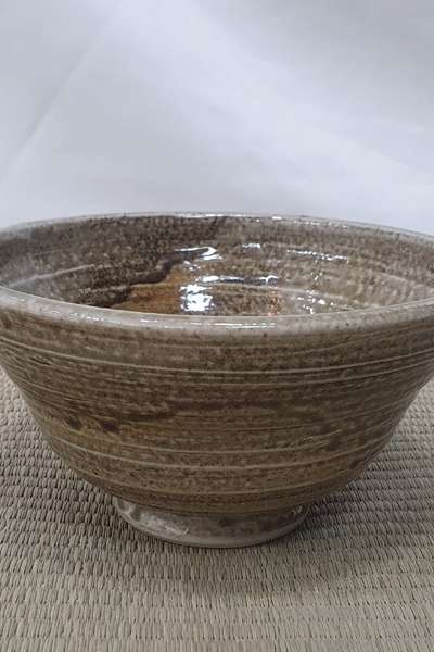 抹茶茶碗 [方谷 徐東圭 陶芸名匠 作] 薪窯緑釉 茶碗 – ニレの木灰の深い息吹
