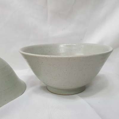 Hand-thrown Ceramic Matcha Bowl with Wheel Mark Texture
