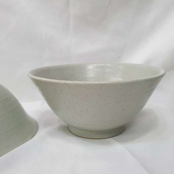 Hand-thrown Ceramic Matcha Bowl with Wheel Mark Texture