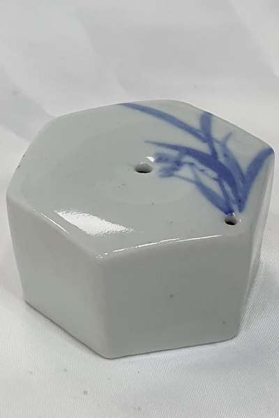 六角蘭花紋硯滴 高城作品