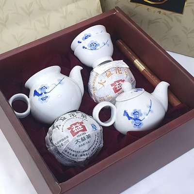 Dayi Puer Tea Gift Set (6 Types) Raw and Ripe Tea with Tea Ware Set