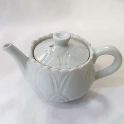 Handoyeo Lotus Bud Teapot - Masterwork by Seo Gwang-su, Korea's 14th National Living Treasure