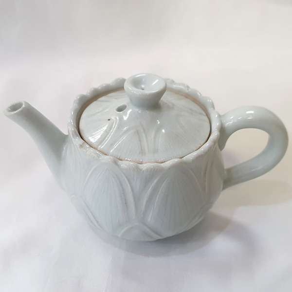 Handoyeo Lotus Bud Teapot - Masterwork by Seo Gwang-su, Korea's 14th National Living Treasure