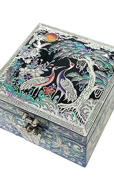 透彫正方形螺鈿漆器ジュエリーボックス 松鶴 黒