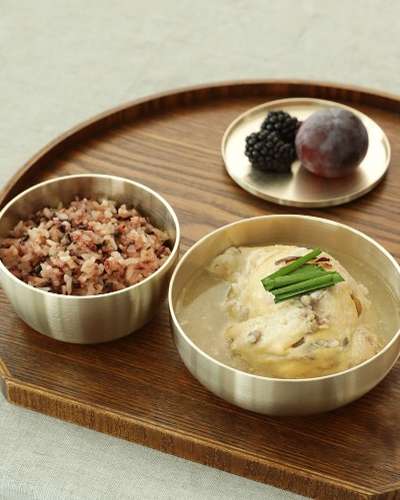 Myeongsung Yugi Bangja Bronze Dinnerware Set - Traditional Brass Bowl and Plate Set