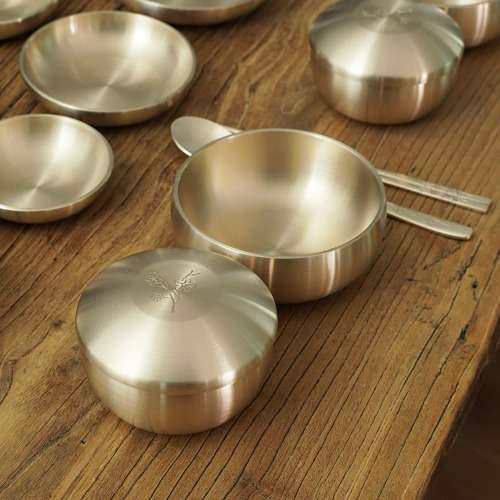 Myeongseong Yugi Bangjja Plum Blossom Grain Bowl with Stand Set