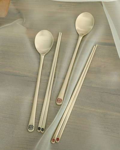 Myeongseong Yugi Longevity Character Couple Spoon Set 2-Piece (Blue and Red) Bangja Yugi Brass Spoon Set
