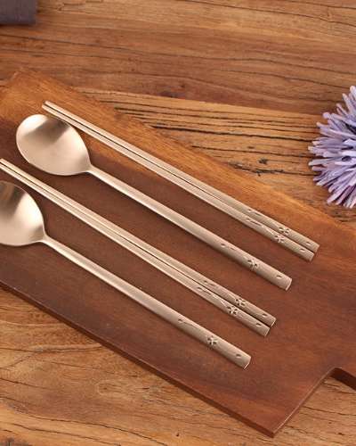 Myeongseong Yugi Bangja Premium Forget-me-not Carving Yugi Spoon and Chopstick Set for 2 - Brass Utensils