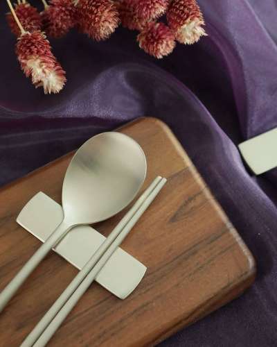Myungsung Yugi Bangja Straight Utensil Rest 1pc Spoon and Chopstick Holder