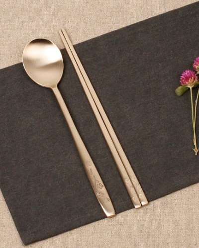 [Myeongseong Yugi] Plum Blossom Spoon and Chopsticks Set