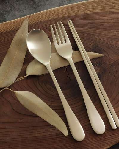 Myeongseong Yugi Moon Children's Yugi Spoon and Chopsticks Set - Bangja Yugi Engraving