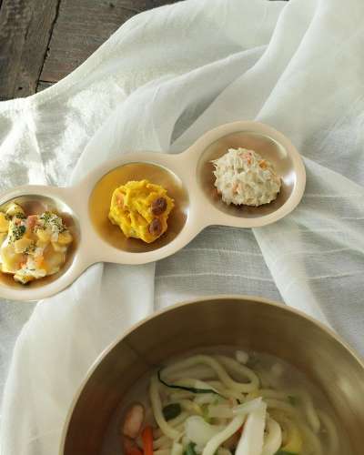 Myungseong Yugi Sharing Sauce Dish 3-Compartment