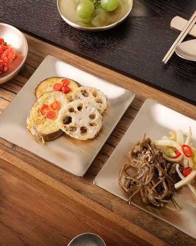 Myeongseong Yugi Square Plate Bangja Yugi Dish