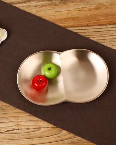 Myeongseong Yugi Oval Two-Section Divided Plate (Sharing Plate)