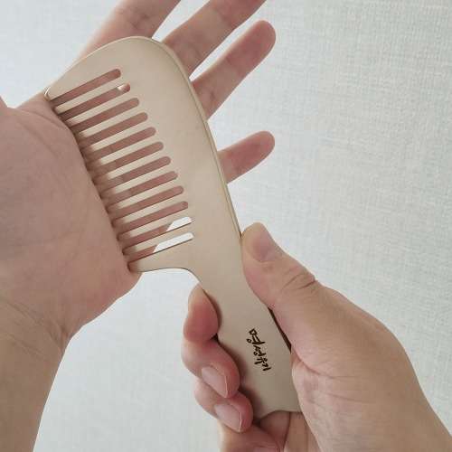 Myeongseong Yugi Handle Comb Gua Sha Massager