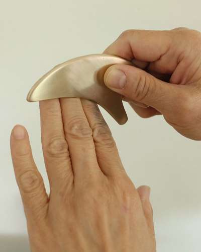 Myeongseong Yugi V-Shaped Acupressure Gua Sha Massage Tool - Face and Scalp Meridian Massage