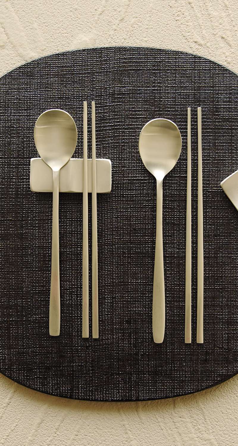 Banjja Yugi Couple Spoon and Chopstick Set with Wave Spoon Rest for 2