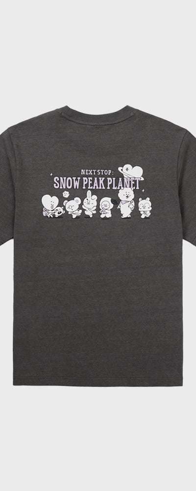 BT21 Snow Peak グラフィック 半袖 Tシャツ(DARK CHARCOAL)
