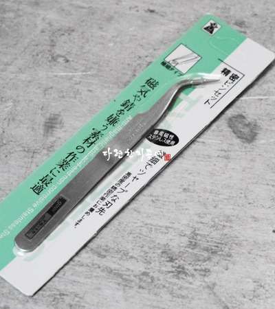 ピンセット