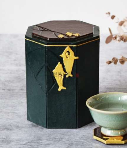 Bangudae Petroglyph Tea Canister (Gold)