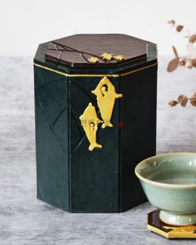 盤龜臺岩刻画 茶筒(ゴールド)