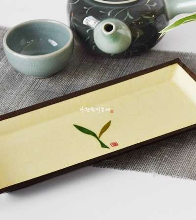 Green Tea and Dasik Plate
