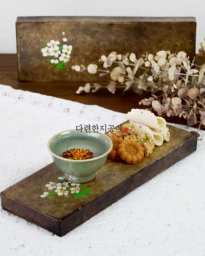 Thick Flower-Patterned Dasik Plate