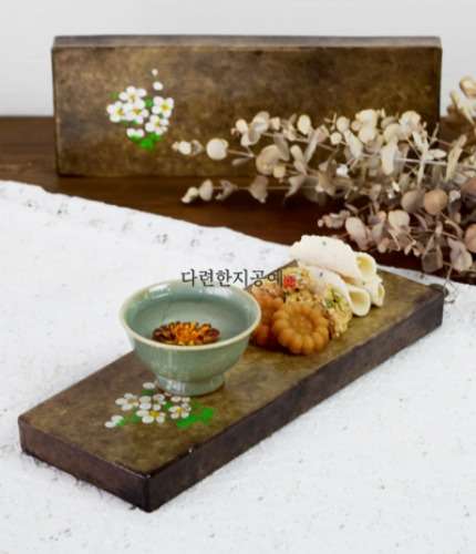 Thick Flower-Patterned Dasik Plate