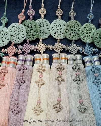 Hanbok Norigae with Embroidered Jade Plaque and Large Double Tassel + Hanji Gift Box