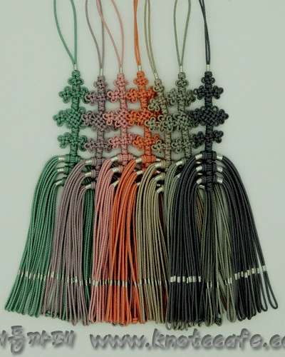 Hanbok Norigae Octopus Leg Tassel Medium - Silver Thread Trim
