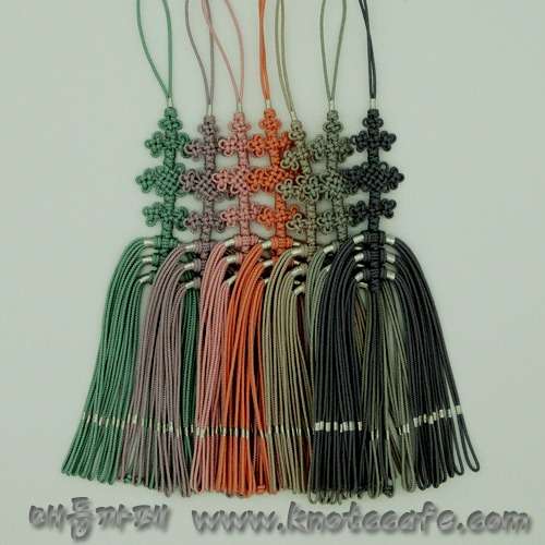 Hanbok Norigae Octopus Leg Tassel Medium - Silver Thread Trim
