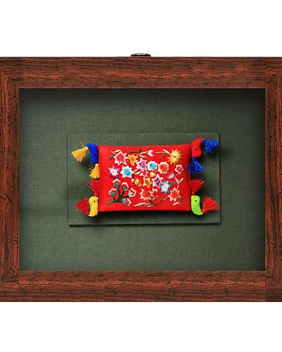 Auspicious Pattern Embroidered Tassel Frame