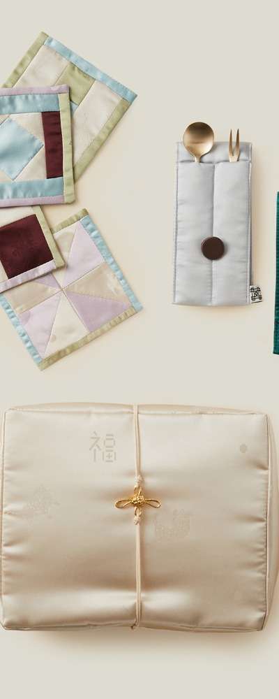 Jogakbo Tea Place Set (Jogakbo Tea Coaster/Yugi Tea Fork with Silk Dupioni Quilted Spoon Holder 2-Person Set/Dongshim-Gyeol Quilted Box M)