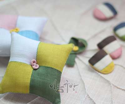 Ramie Square Needle Cushion (Green) [DIY Package]