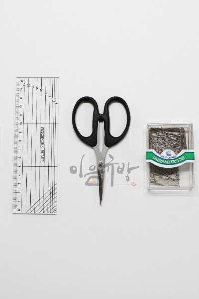 Basic Sewing Set (Needle, Seam Ripper, Thread Scissors, Silk Pin, Heat Pen)