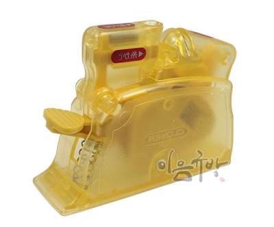 Clover Automatic Thread Threader (Yellow)