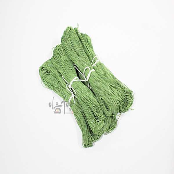 [Limited Quantity] Knotting Cord Pistachio Color - Twisted Fine Metallic Thread Skein (approx. 100m)