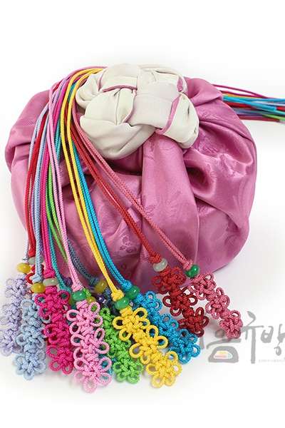 3-Tier Plum Blossom Knot - Gyubang Craft Material, Traditional Knot