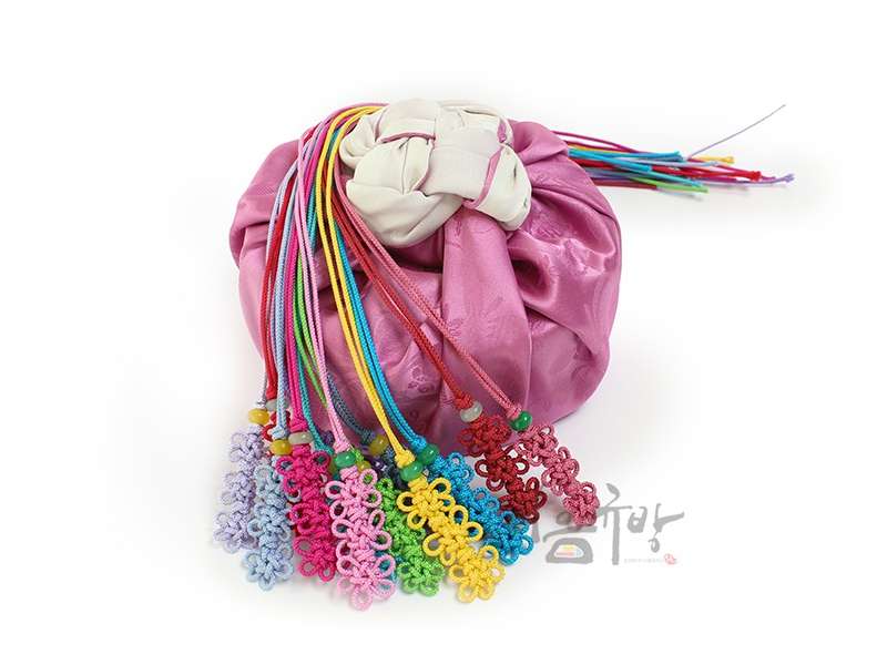3-Tier Plum Blossom Knot - Gyubang Craft Material, Traditional Knot
