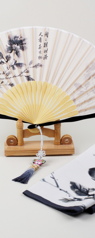 Muk Ho-ran Silk Fan and Handkerchief Set