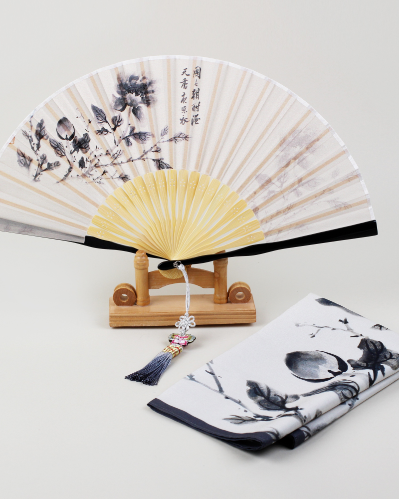 Muk Ho-ran Silk Fan and Handkerchief Set