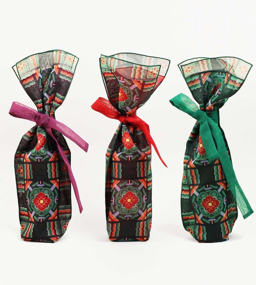 Dancheong Wine Pouch