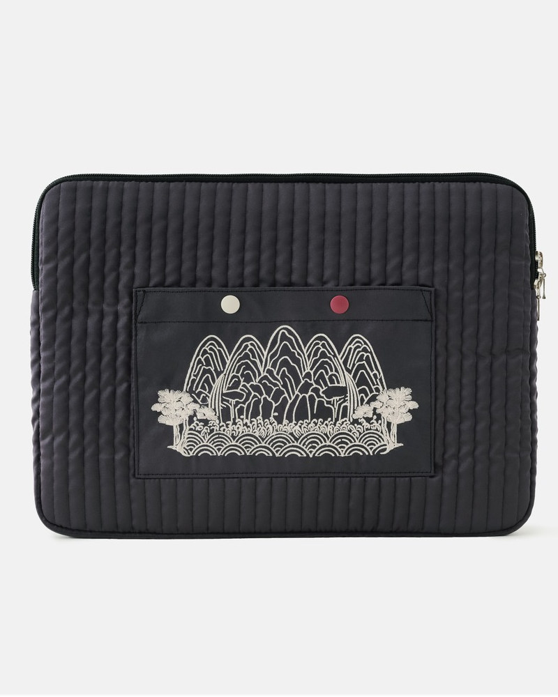 Ilwol Obongdo Quilted Notebook Pouch (Black/Satin)