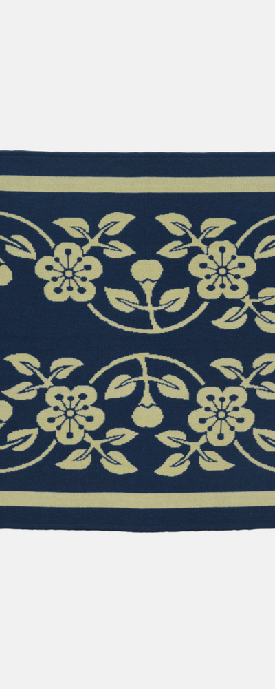 Plum Blossom Knit Blanket