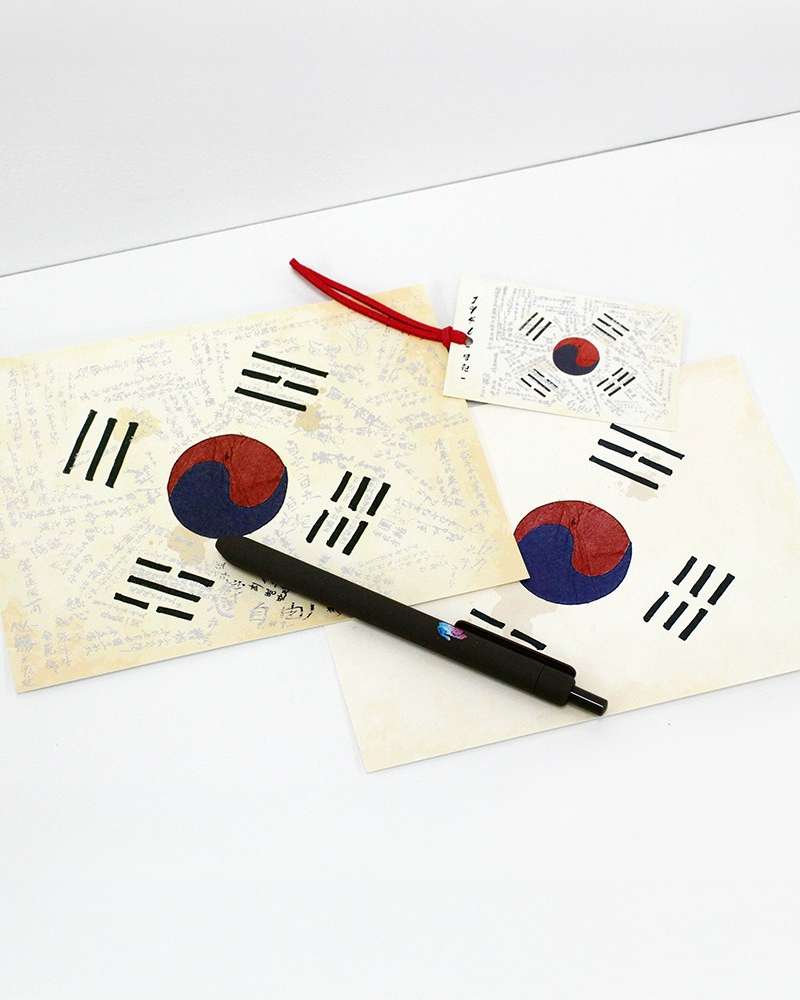 Taegeuk Flag Postcard + Ballpoint Pen + Bookmark Set