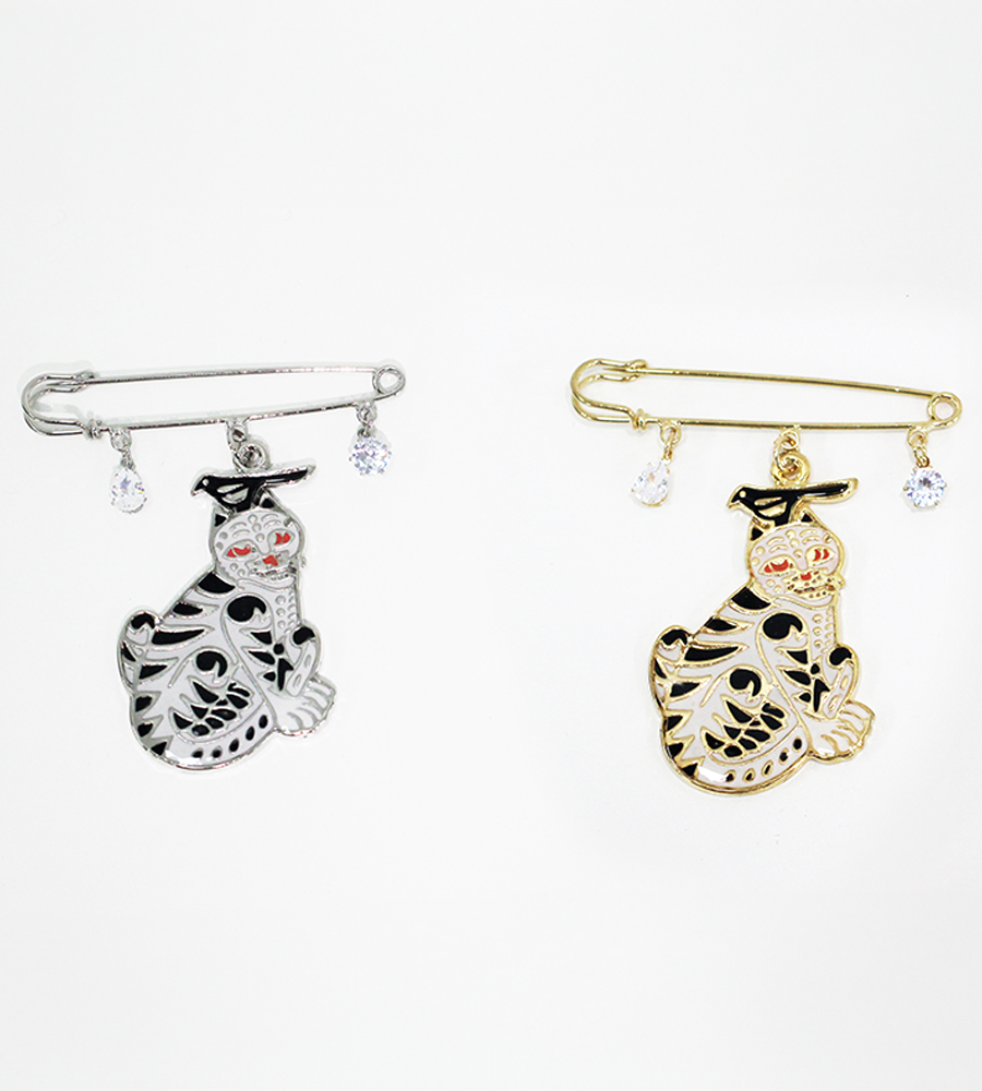 Magpie and White Tiger Brooch